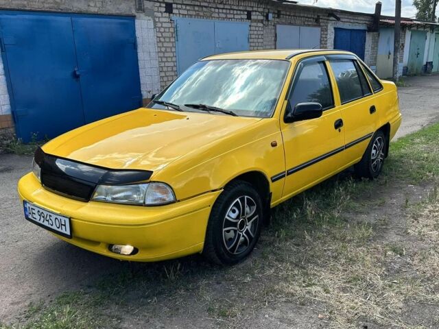 Желтый Дэу Нексия, объемом двигателя 0 л и пробегом 300 тыс. км за 1550 $, фото 2 на Automoto.ua