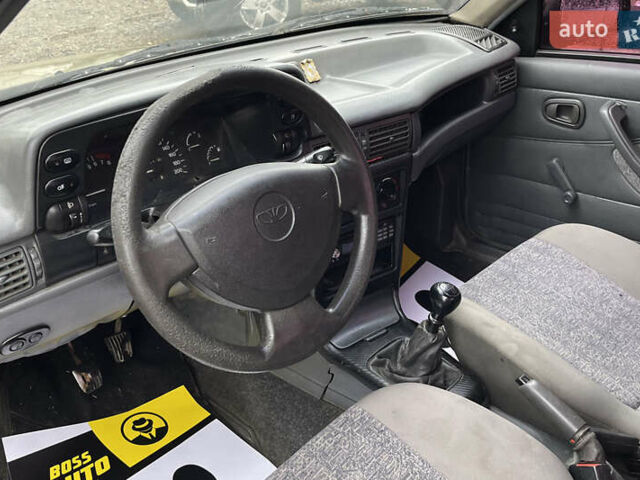 Жовтий Деу Нексія, об'ємом двигуна 1.5 л та пробігом 450 тис. км за 1500 $, фото 9 на Automoto.ua