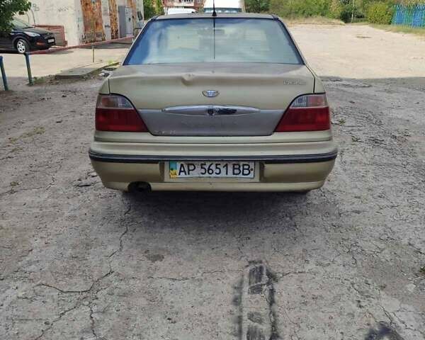Желтый Дэу Нексия, объемом двигателя 1.6 л и пробегом 312 тыс. км за 1200 $, фото 4 на Automoto.ua