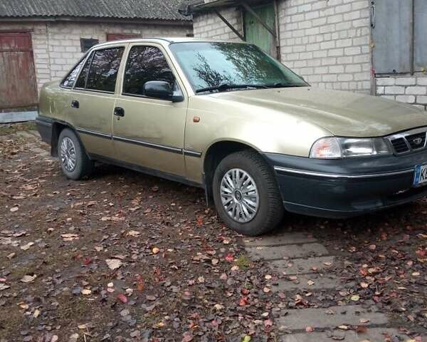 Желтый Дэу Нексия, объемом двигателя 1.5 л и пробегом 162 тыс. км за 1674 $, фото 6 на Automoto.ua