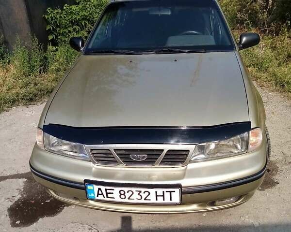 Жовтий Деу Нексія, об'ємом двигуна 1.5 л та пробігом 300 тис. км за 2000 $, фото 6 на Automoto.ua