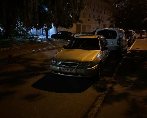 Жовтий Деу Нексія, об'ємом двигуна 1.6 л та пробігом 165 тис. км за 1500 $, фото 5 на Automoto.ua