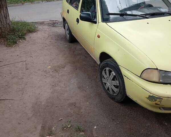 Жовтий Деу Нексія, об'ємом двигуна 1.5 л та пробігом 215 тис. км за 900 $, фото 2 на Automoto.ua