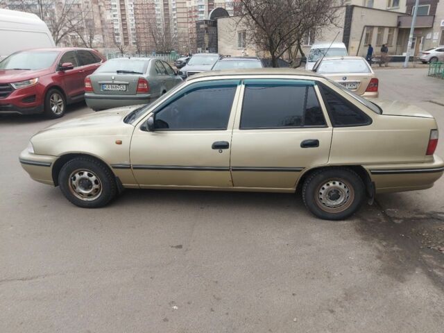 Жовтий Деу Нексія, об'ємом двигуна 1.5 л та пробігом 260 тис. км за 2100 $, фото 3 на Automoto.ua