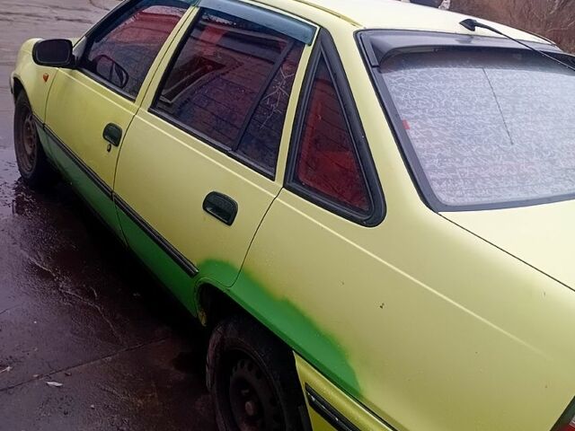 Жовтий Деу Нексія, об'ємом двигуна 1.5 л та пробігом 0 тис. км за 1200 $, фото 6 на Automoto.ua