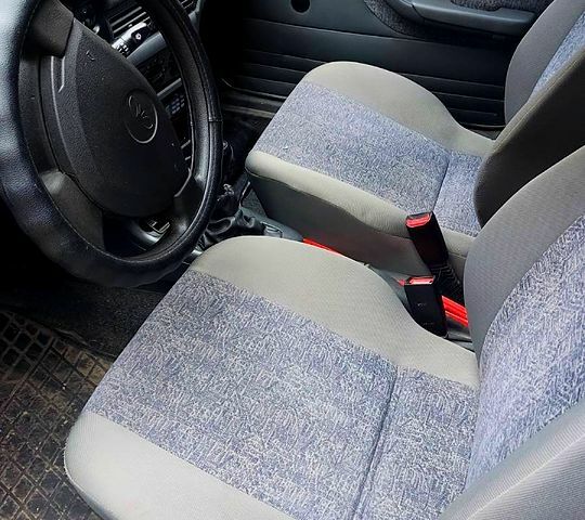 Жовтий Деу Нексія, об'ємом двигуна 1.5 л та пробігом 136 тис. км за 1800 $, фото 6 на Automoto.ua