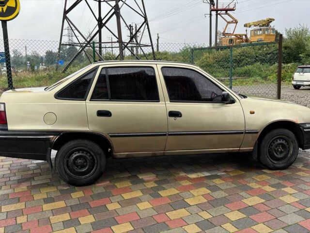 Жовтий Деу Нексія, об'ємом двигуна 1.5 л та пробігом 450 тис. км за 1500 $, фото 7 на Automoto.ua