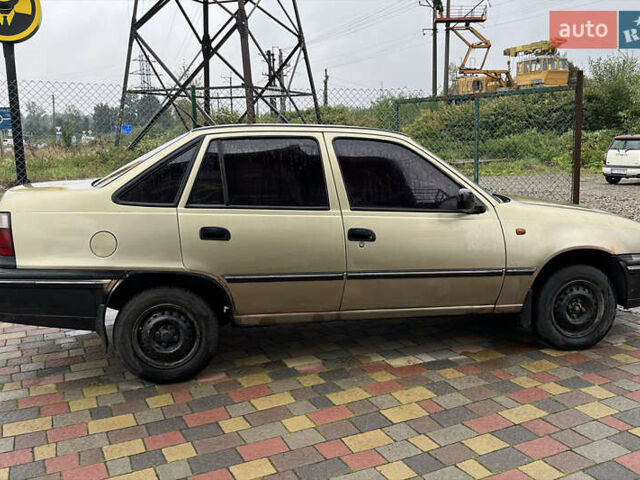 Жовтий Деу Нексія, об'ємом двигуна 1.5 л та пробігом 450 тис. км за 1500 $, фото 7 на Automoto.ua