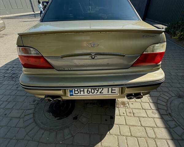 Желтый Дэу Нексия, объемом двигателя 1.5 л и пробегом 170 тыс. км за 1400 $, фото 1 на Automoto.ua