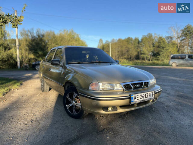 Желтый Дэу Нексия, объемом двигателя 1.5 л и пробегом 112 тыс. км за 2300 $, фото 16 на Automoto.ua