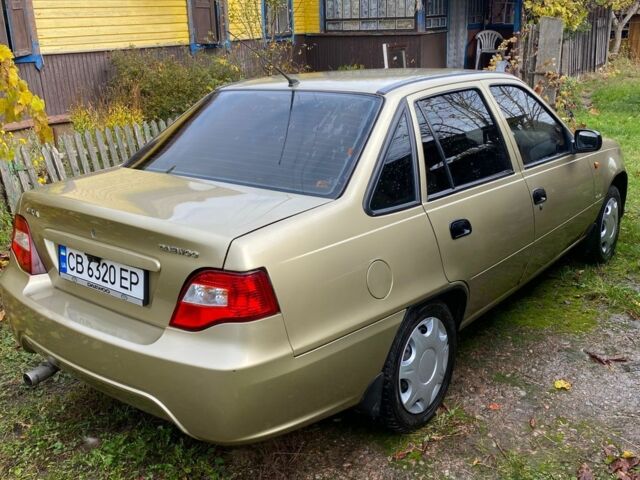 Желтый Дэу Нексия, объемом двигателя 1.5 л и пробегом 125 тыс. км за 2350 $, фото 2 на Automoto.ua