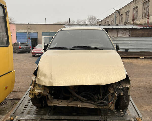 Жовтий Деу Нексія, об'ємом двигуна 1.5 л та пробігом 200 тис. км за 799 $, фото 1 на Automoto.ua