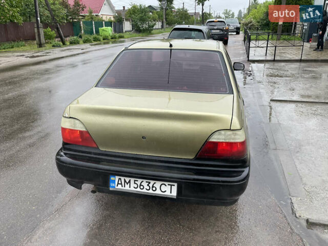 Желтый Дэу Нексия, объемом двигателя 1.5 л и пробегом 211 тыс. км за 1800 $, фото 4 на Automoto.ua