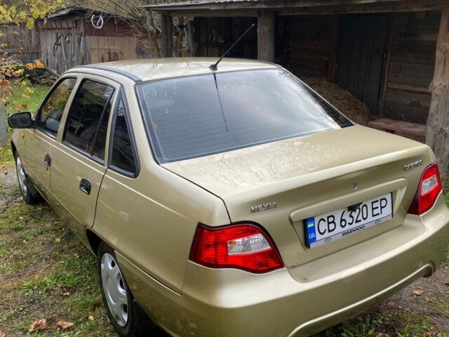 Желтый Дэу Нексия, объемом двигателя 1.5 л и пробегом 125 тыс. км за 2350 $, фото 3 на Automoto.ua