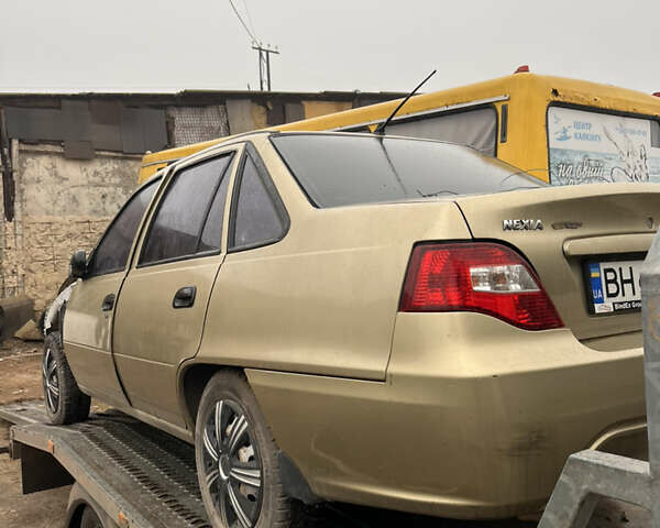 Жовтий Деу Нексія, об'ємом двигуна 1.5 л та пробігом 200 тис. км за 799 $, фото 4 на Automoto.ua