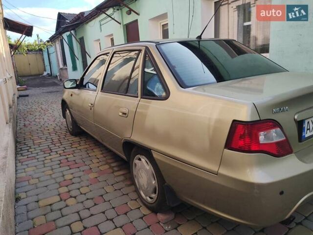 Желтый Дэу Нексия, объемом двигателя 1.5 л и пробегом 240 тыс. км за 2600 $, фото 2 на Automoto.ua