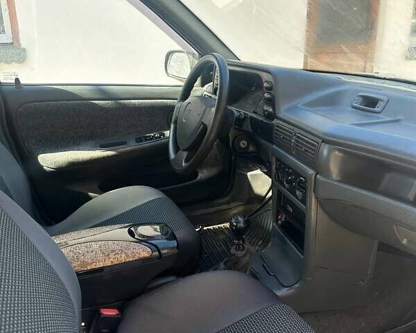 Желтый Дэу Нексия, объемом двигателя 1.5 л и пробегом 84 тыс. км за 2300 $, фото 4 на Automoto.ua