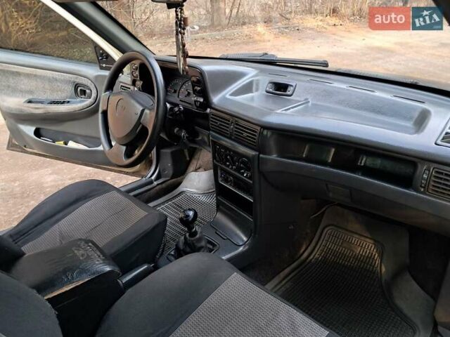 Жовтий Деу Нексія, об'ємом двигуна 1.5 л та пробігом 205 тис. км за 1399 $, фото 29 на Automoto.ua