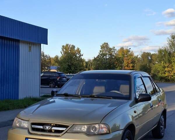 Желтый Дэу Нексия, объемом двигателя 1.6 л и пробегом 95 тыс. км за 2600 $, фото 12 на Automoto.ua