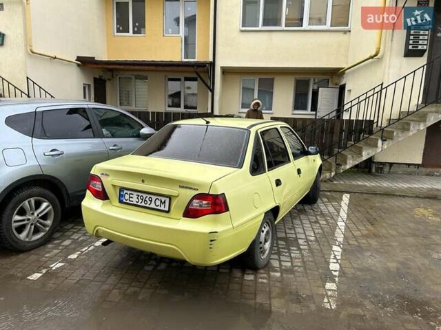 Жовтий Деу Нексія, об'ємом двигуна 1.5 л та пробігом 186 тис. км за 2000 $, фото 1 на Automoto.ua