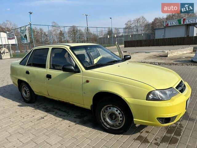 Жовтий Деу Нексія, об'ємом двигуна 1.5 л та пробігом 186 тис. км за 2000 $, фото 7 на Automoto.ua