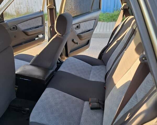 Желтый Дэу Нексия, объемом двигателя 1.6 л и пробегом 95 тыс. км за 2600 $, фото 10 на Automoto.ua