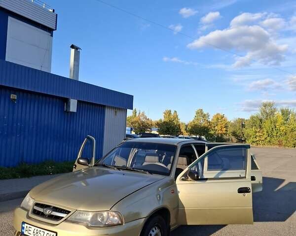 Желтый Дэу Нексия, объемом двигателя 1.6 л и пробегом 95 тыс. км за 2600 $, фото 3 на Automoto.ua