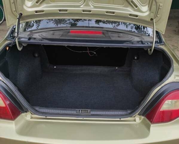 Желтый Дэу Нексия, объемом двигателя 1.6 л и пробегом 71 тыс. км за 3200 $, фото 4 на Automoto.ua