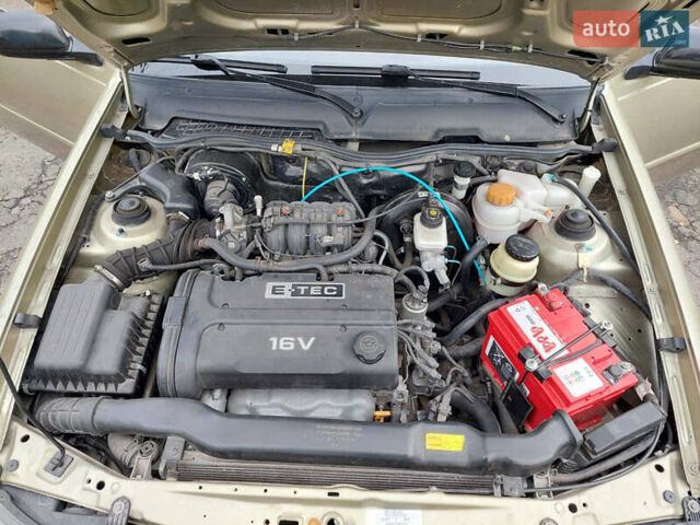 Жовтий Деу Нексія, об'ємом двигуна 1.6 л та пробігом 60 тис. км за 3350 $, фото 18 на Automoto.ua