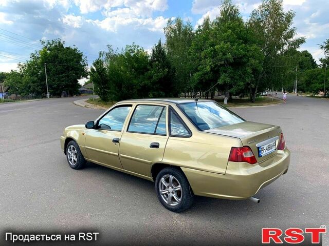 Желтый Дэу Нексия, объемом двигателя 1.6 л и пробегом 0 тыс. км за 2000 $, фото 4 на Automoto.ua