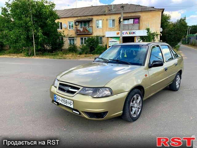 Желтый Дэу Нексия, объемом двигателя 1.6 л и пробегом 0 тыс. км за 2000 $, фото 1 на Automoto.ua