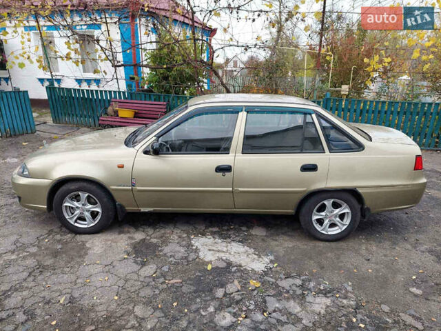 Жовтий Деу Нексія, об'ємом двигуна 1.6 л та пробігом 60 тис. км за 3350 $, фото 1 на Automoto.ua