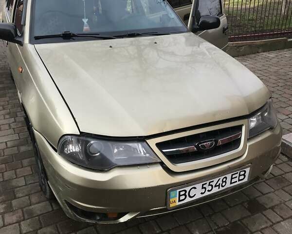 Жовтий Деу Нексія, об'ємом двигуна 1.5 л та пробігом 63 тис. км за 3600 $, фото 3 на Automoto.ua