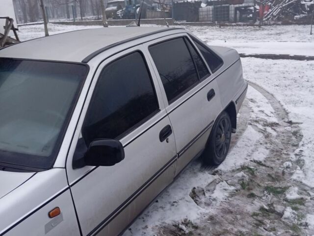 Серый Дэу Нексия, объемом двигателя 1.5 л и пробегом 300 тыс. км за 500 $, фото 5 на Automoto.ua