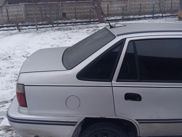 Серый Дэу Нексия, объемом двигателя 1.5 л и пробегом 300 тыс. км за 500 $, фото 4 на Automoto.ua