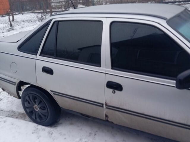 Серый Дэу Нексия, объемом двигателя 1.5 л и пробегом 300 тыс. км за 500 $, фото 6 на Automoto.ua