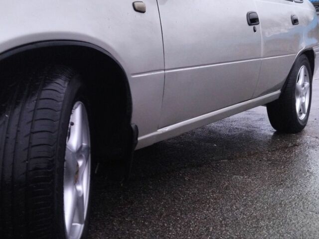 Сірий Деу Нексія, об'ємом двигуна 1.5 л та пробігом 270 тис. км за 2100 $, фото 2 на Automoto.ua