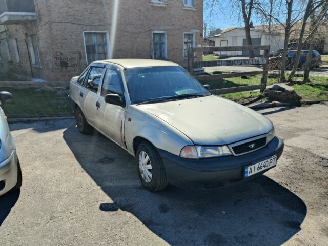 Серый Дэу Нексия, объемом двигателя 1.5 л и пробегом 400 тыс. км за 1350 $, фото 2 на Automoto.ua