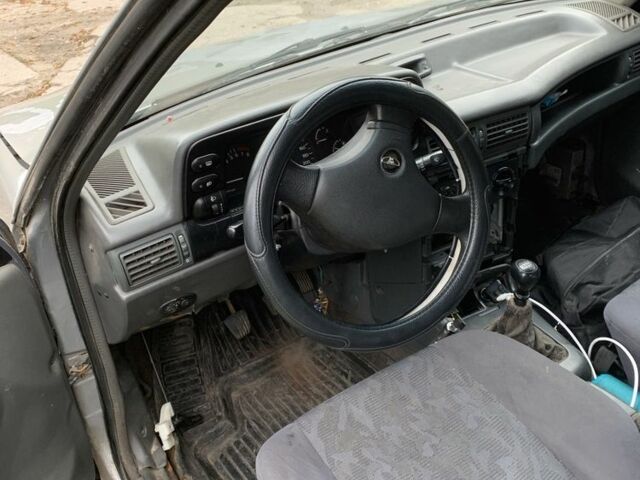 Сірий Деу Нексія, об'ємом двигуна 1.5 л та пробігом 1 тис. км за 950 $, фото 3 на Automoto.ua