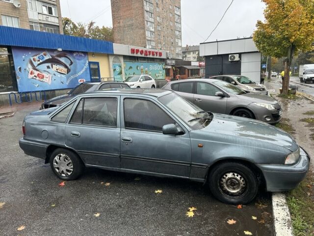 Дэу Нексия 1997 в Белой Церкве на Automoto.ua Серый Дэу Нексия, объемом двигателя 1.5 л и пробегом 300 тыс. км за 500 $, фото 2 на Automoto.ua