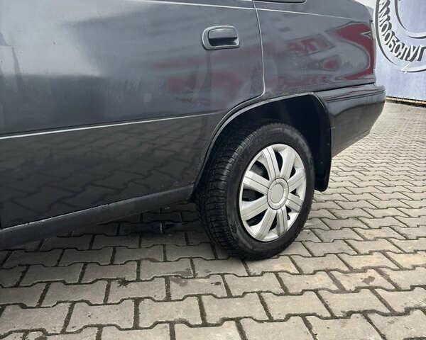 Серый Дэу Нексия, объемом двигателя 1.5 л и пробегом 259 тыс. км за 1300 $, фото 2 на Automoto.ua