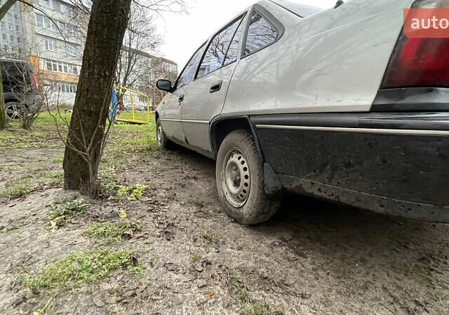 Серый Дэу Нексия, объемом двигателя 1.5 л и пробегом 135 тыс. км за 1499 $, фото 1 на Automoto.ua