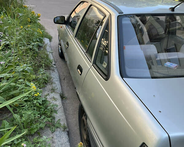 Сірий Деу Нексія, об'ємом двигуна 1.5 л та пробігом 73 тис. км за 2200 $, фото 4 на Automoto.ua