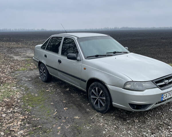 Сірий Деу Нексія, об'ємом двигуна 1.5 л та пробігом 244 тис. км за 1600 $, фото 2 на Automoto.ua