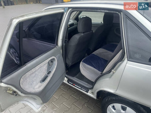 Серый Дэу Нексия, объемом двигателя 1.5 л и пробегом 269 тыс. км за 1950 $, фото 14 на Automoto.ua
