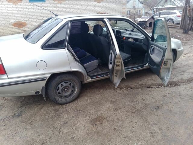 Сірий Деу Нексія, об'ємом двигуна 0 л та пробігом 280 тис. км за 1600 $, фото 4 на Automoto.ua