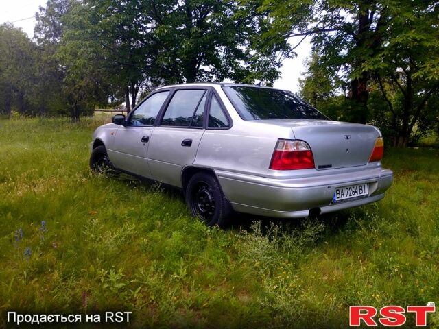 Сірий Деу Нексія, об'ємом двигуна 1.5 л та пробігом 231 тис. км за 1500 $, фото 5 на Automoto.ua
