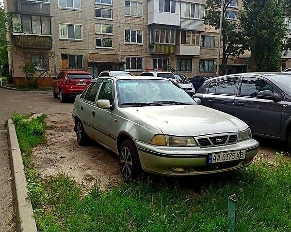 Серый Дэу Нексия, объемом двигателя 1.5 л и пробегом 227 тыс. км за 1350 $, фото 1 на Automoto.ua