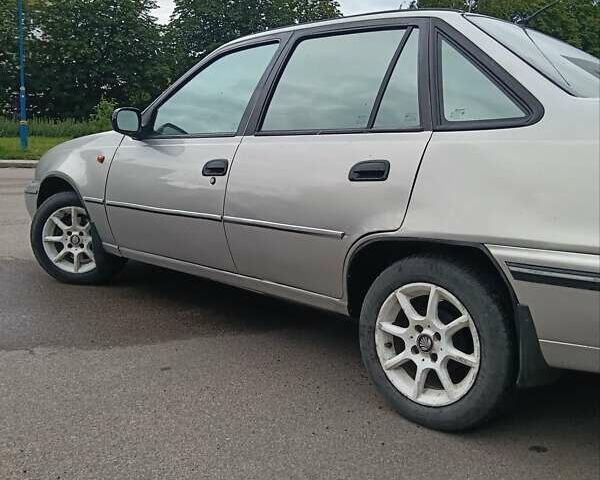 Серый Дэу Нексия, объемом двигателя 1.5 л и пробегом 290 тыс. км за 1800 $, фото 3 на Automoto.ua