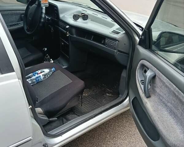 Серый Дэу Нексия, объемом двигателя 1.5 л и пробегом 290 тыс. км за 1800 $, фото 6 на Automoto.ua